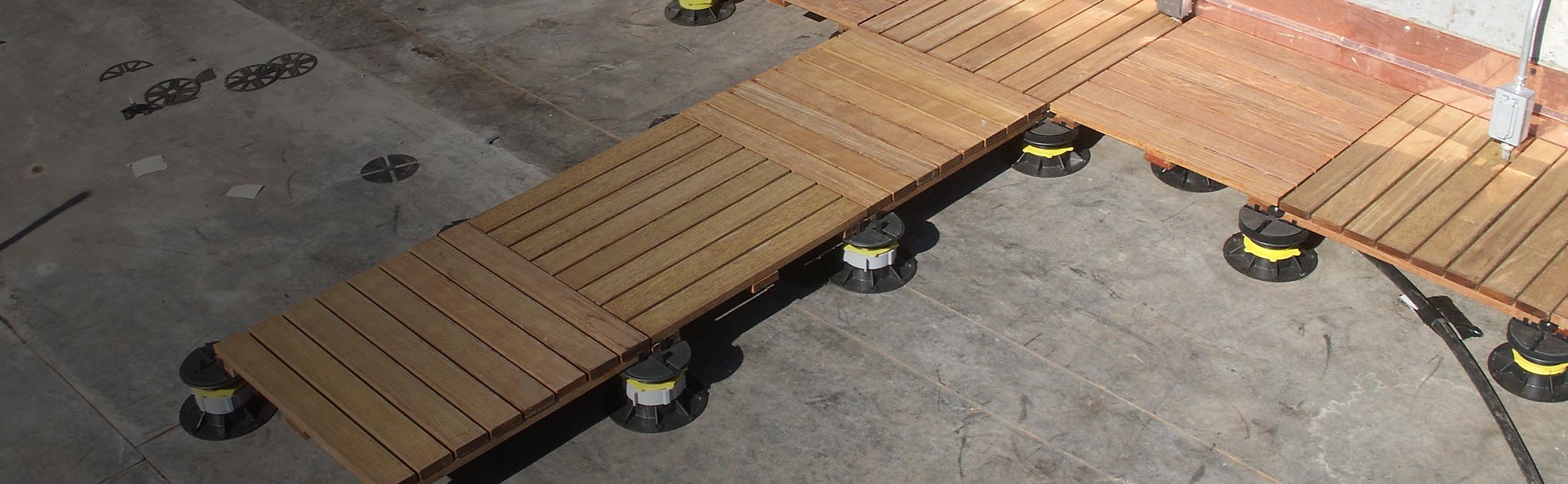 Pedestal Supported Wood Tile 